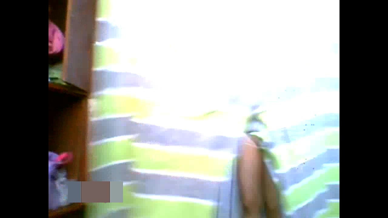 【經典盜錄】趴窗戶邊窺視良家人妻少婦洗浴護膚 雪白肌膚粉嫩美乳看得讓人欲火焚身 720P高清原版